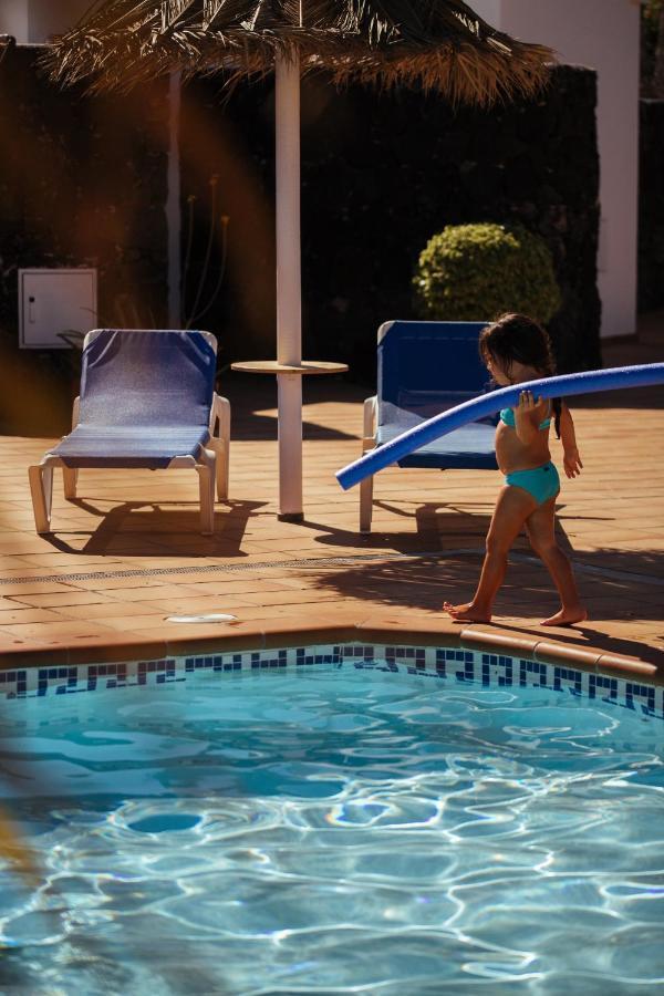 Mar Azul Playa Aparthotel Puerto del Carmen  Buitenkant foto