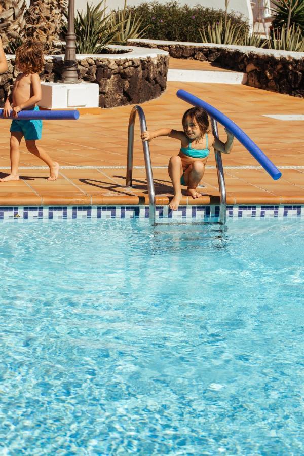 Mar Azul Playa Aparthotel Puerto del Carmen  Buitenkant foto